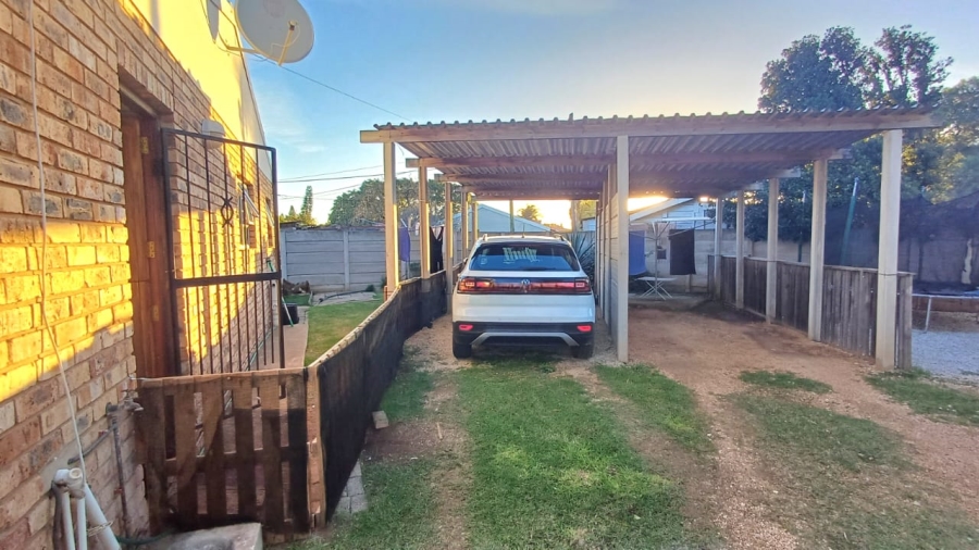 2 Bedroom Property for Sale in Bothasrus Eastern Cape